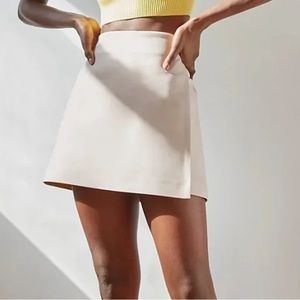 NWT Aritzia Babaton Madden Skirt